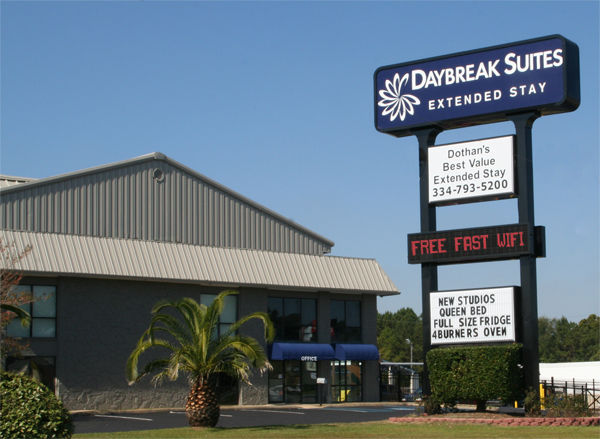Daybreak Suites Extended Stay Дотан Экстерьер фото